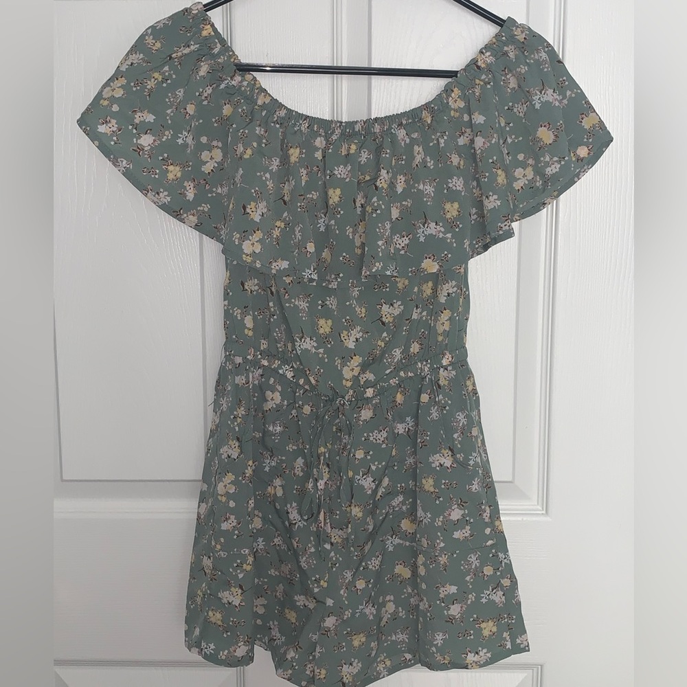 Off the shoulder floral romper